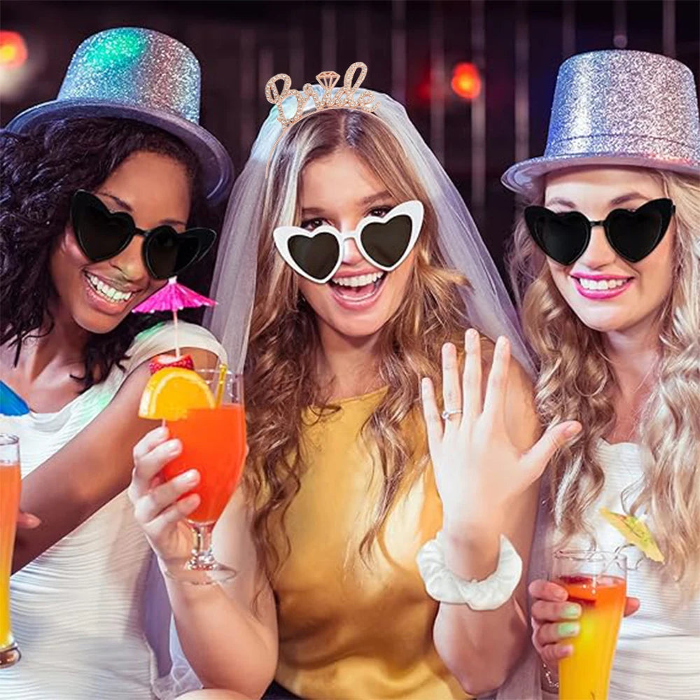 Bride To Be Sett – Bånd, Slør og Hjertesolbriller