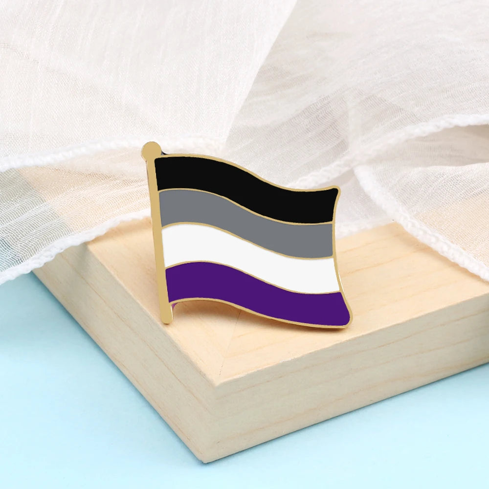 Inkluderende Pride Emaljepin (Progress, Trans, Bi, Asexuell)