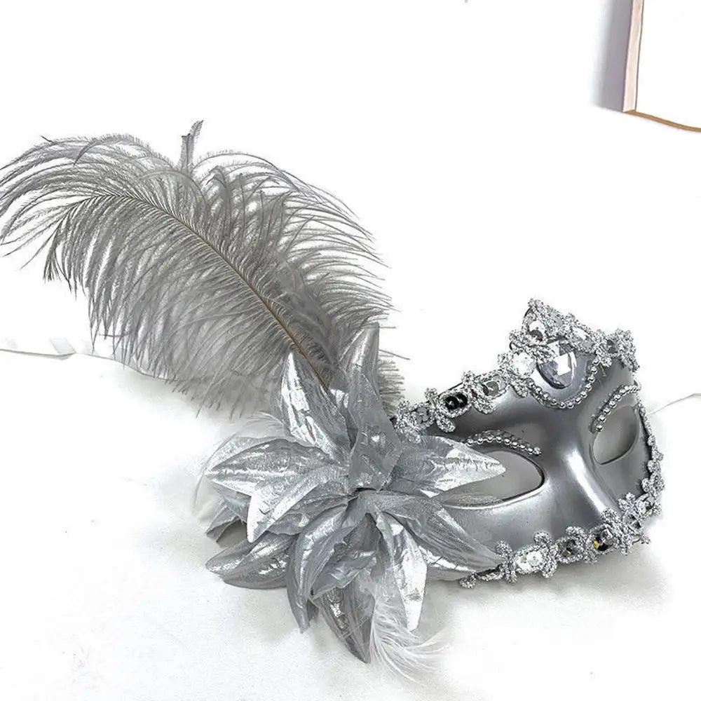 Charmig Fjær- & Blondemaske for Prinsesseball