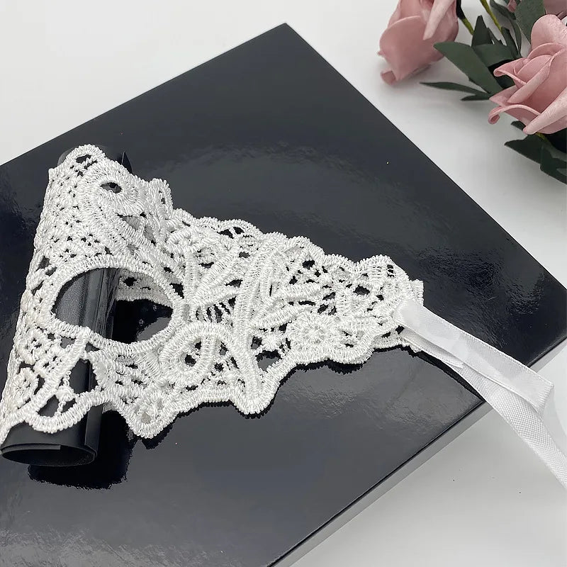 Elegante Blondemaske til Maskerade