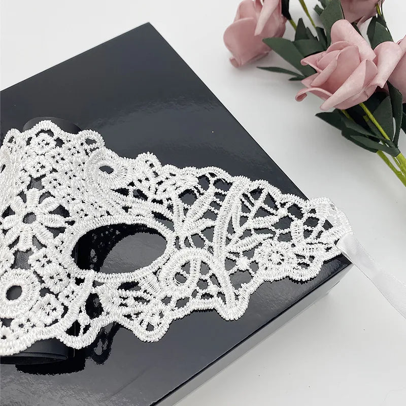 Elegante Blondemaske til Maskerade