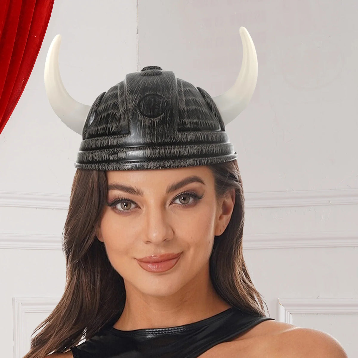 Klassisk Vikinghjelm med Horn